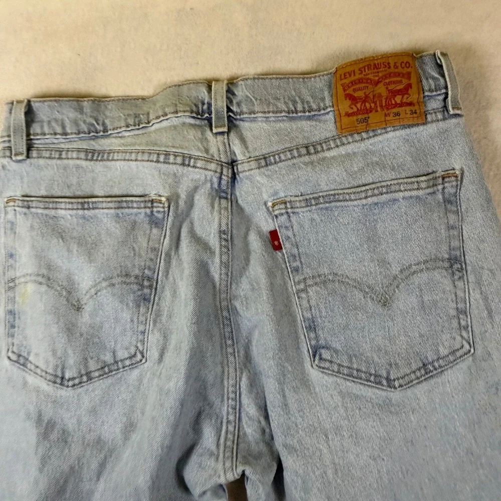 Levis 505 Mens 36x34 Light Wash Regular Fit Straight Leg Denim Jeans Blue